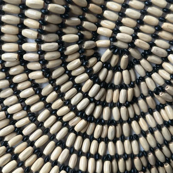 Chic Black/Tan Vacation Stylish Shoulder Bag with Woden Beaded Design - Picture 5 of 6